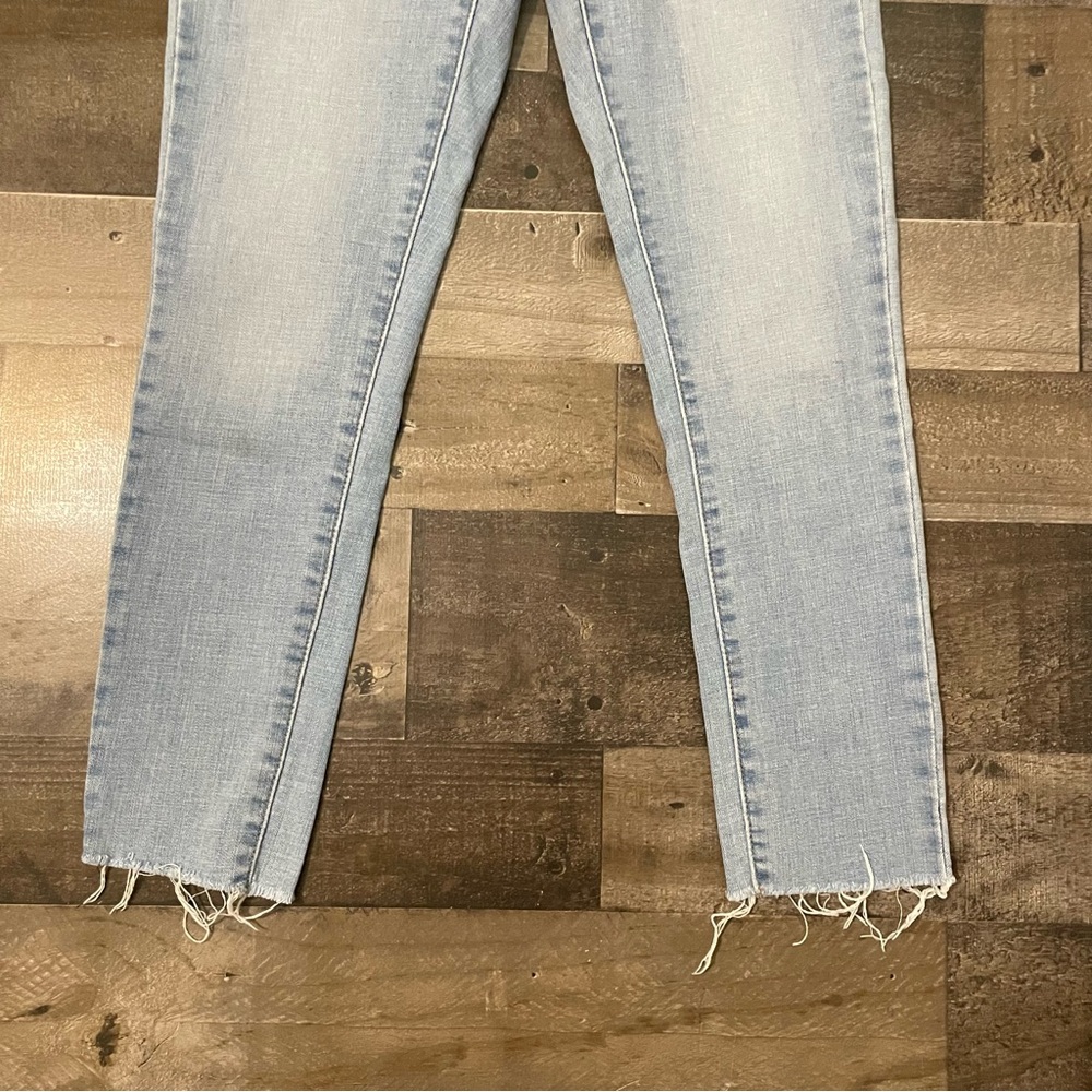 Levi’s 721 High Rise Skinny Jeans Raw Hem Cropped Women’s Size 29 Light Blue - Picture 4 of 10